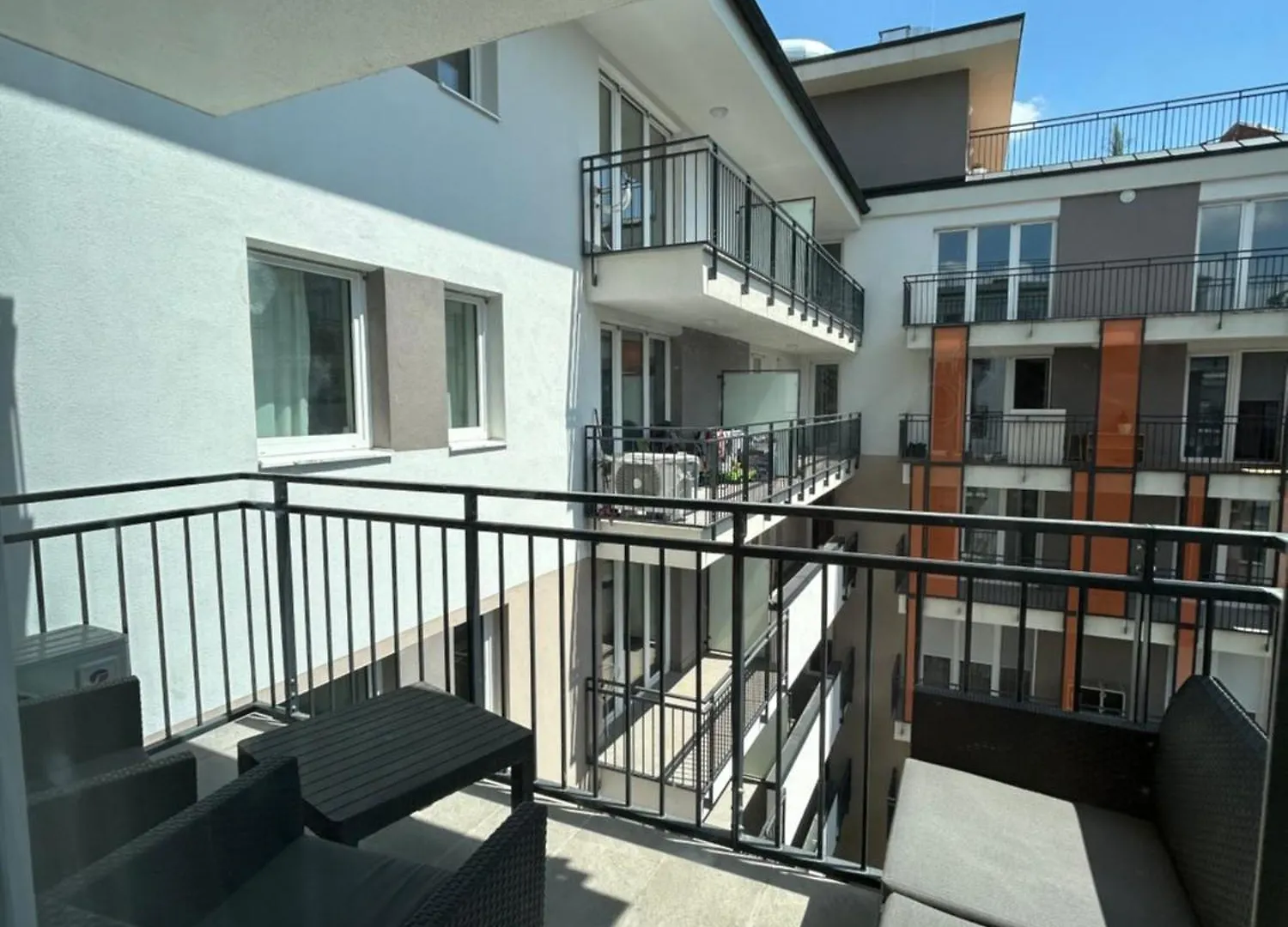 West Budapest-Edge Of Downtown-Free Parking Apartment Budapest
